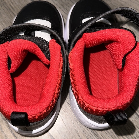 Jordan MAX AURA 3 (Toddler 7) Red/Black - Picture 5 of 6